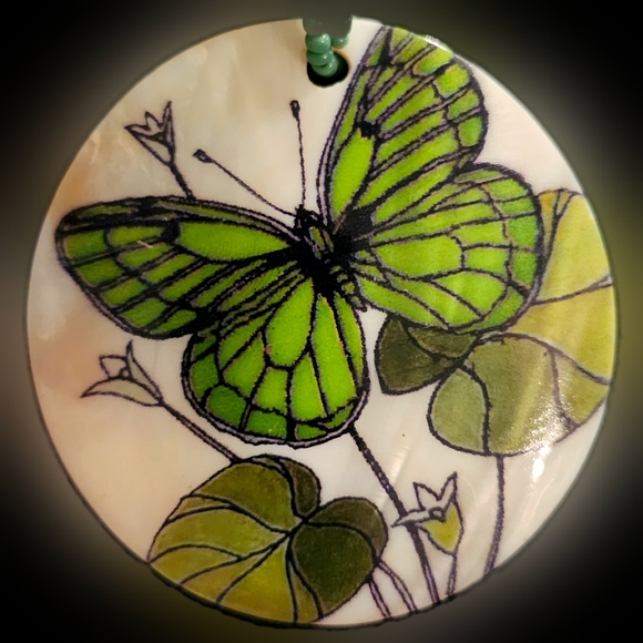 Painted Butterfly Abalone Shell Beaded Necklace - Picture 3 of 4